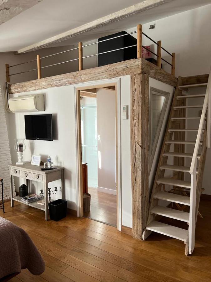 Chambres D'Hotes Mado Et Lulu コローニュ・オー・モン・ドール エクステリア 写真